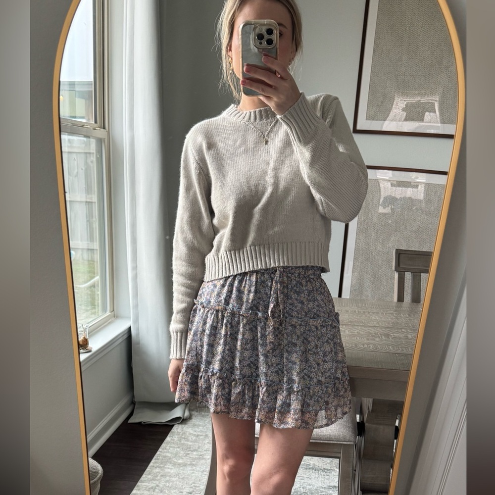 Women's Light Grey Crop Sweater - Picture 14 of 16